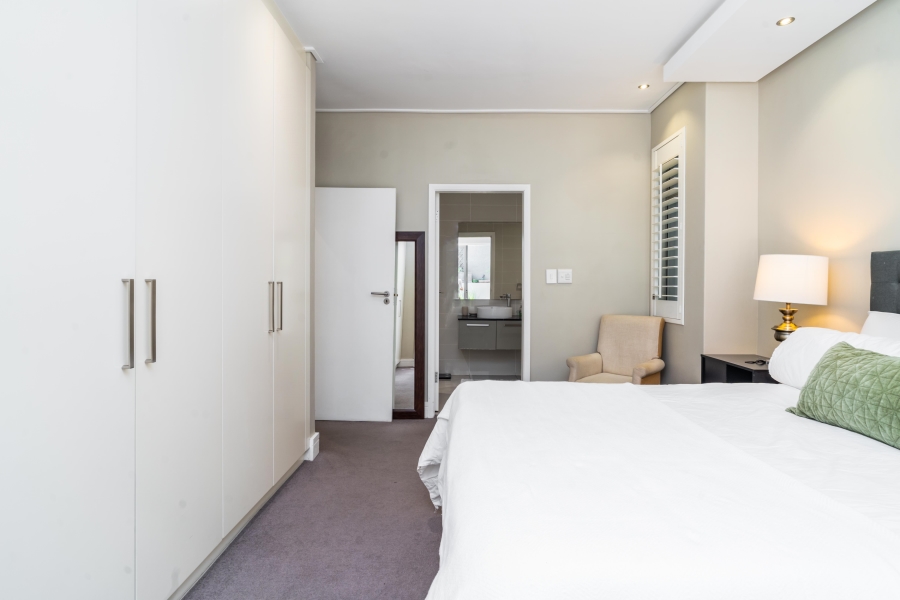 2 Bedroom Property for Sale in Vredehoek Western Cape
